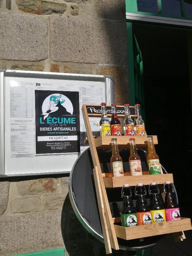蓬托尔松 Le Grillon酒店 外观 照片