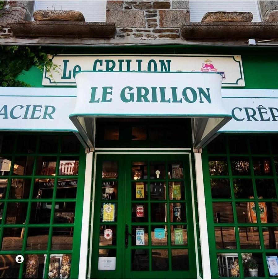 蓬托尔松 Le Grillon酒店 外观 照片